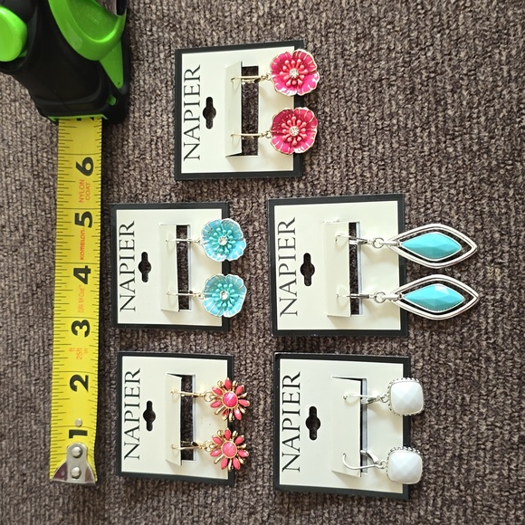 NAPIER BRAND WOMENS FASHION JEWELRY BUNDLE OF 5 PAIRS OF EARRINGS - Picture 8 of 16